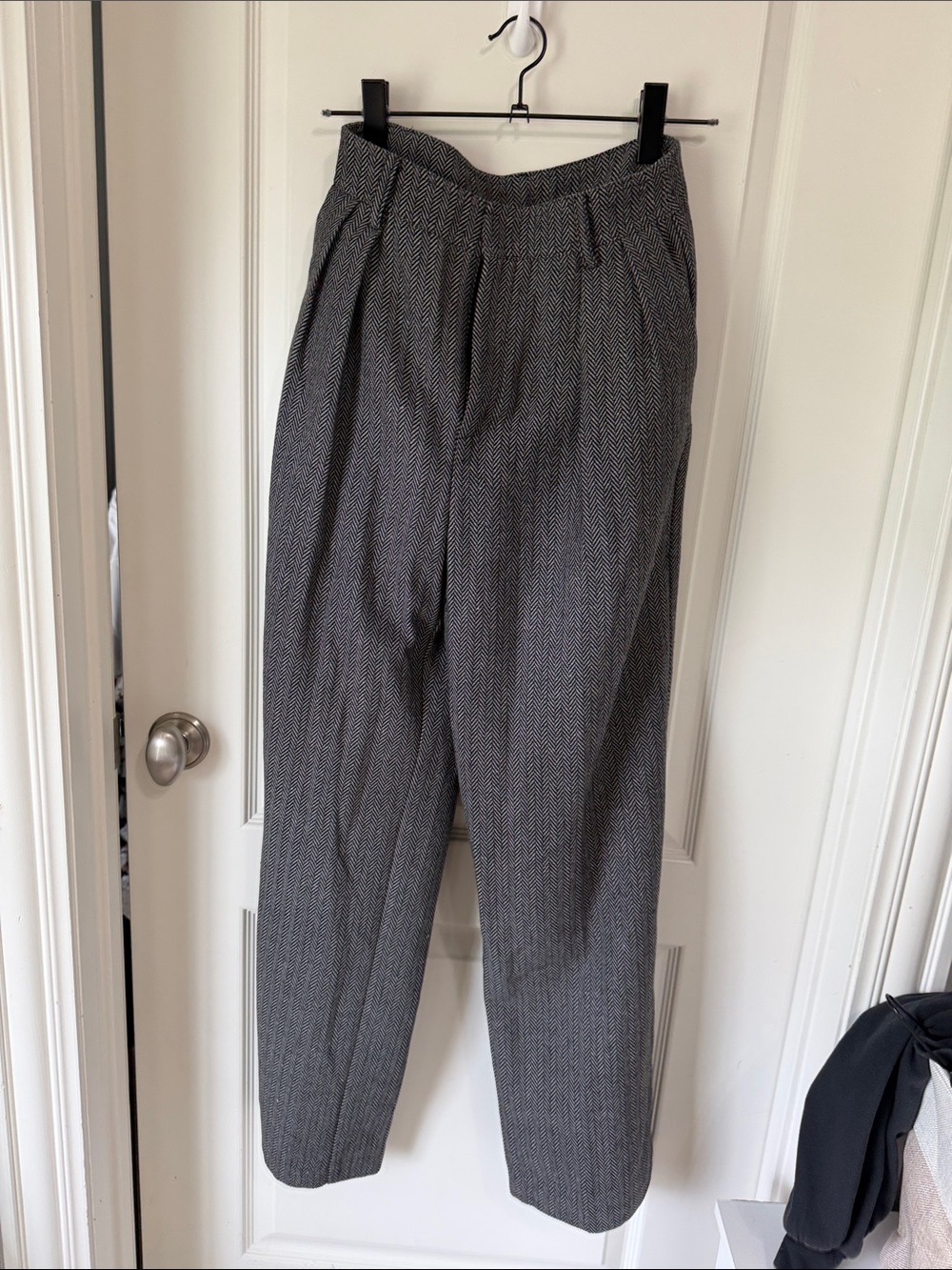 Commense Black & Gray Herringbone High-Waist Pleated Trousers